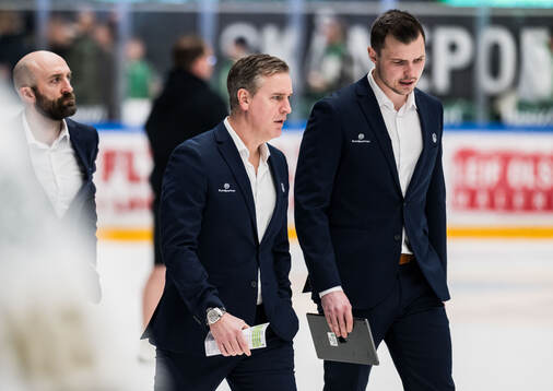 Rögles tränare Dan Tangnes och assisterande tränare Max