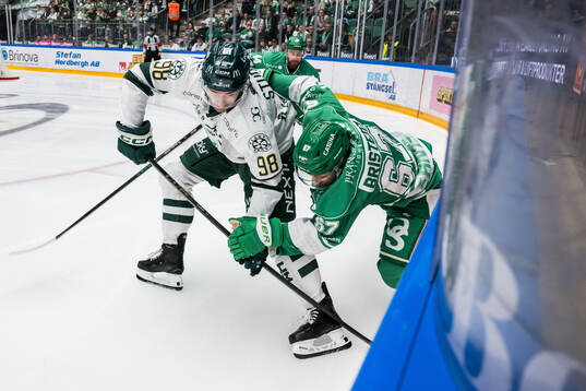Färjestads Marian Studenic och Rögles Leon Bristedt