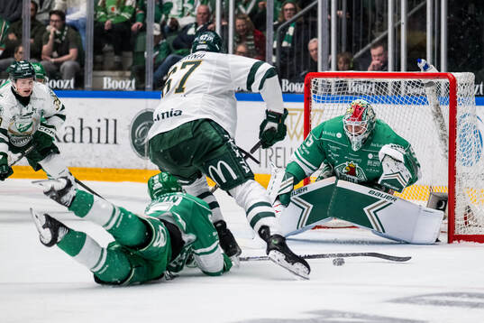 Rögles Mark Friedman och Färjestads Radim Zohorna och