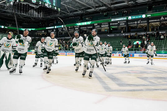 Färjestads Per Åslund jublar