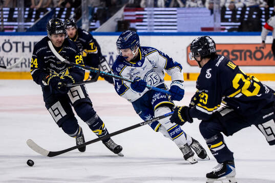 HV71s Hampus Eriksson och Leksands Marcus Karlberg