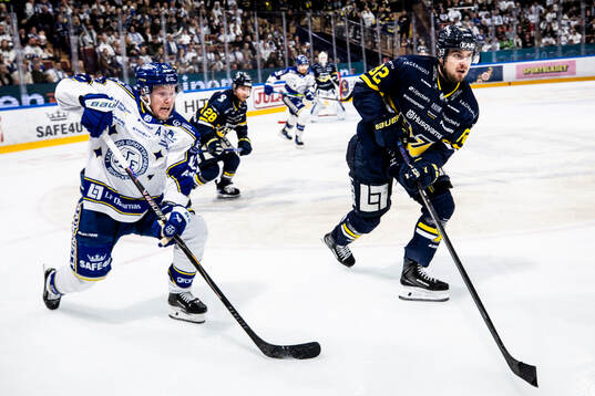 Leksands Kalle Östman och HV71s Santeri Hatakka