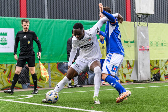 Helsingborgs Adam Akimey och GIF Sundsvalls Amaro Bahtijar