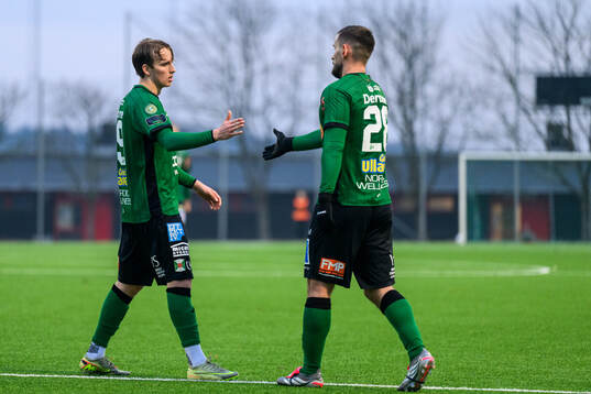 Varbergs Jonathan Nilsson och Erion Sadiku jublar