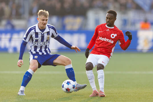 IFK Göteborgs David Kruse och Degerfors Nahom Netabay