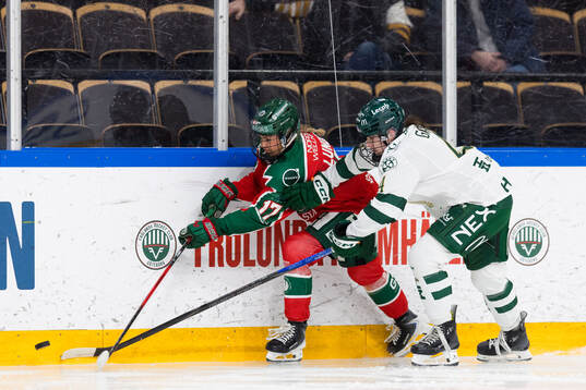 Frölundas Sofie Lundin och Färjestads Karley Garcia
