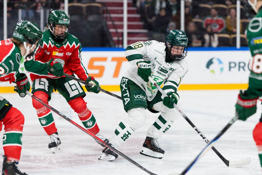 Frölundas Hanna Olsson och Färjestads Emma Murén