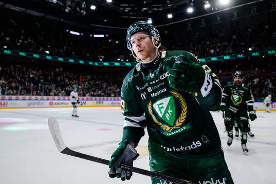 Färjestads Oskar Steen jublar