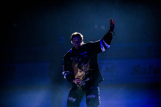 Färjestads Per Åslund prisades för ha spelat över 1000