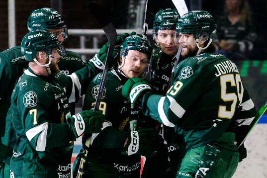 Färjestads Oskar Steen jublar