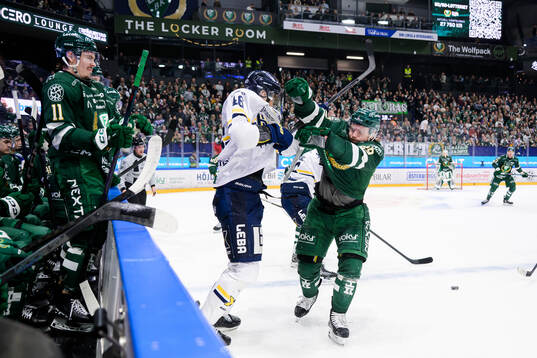 HV71s Joona Luoto och Färjestads Oskar Steen