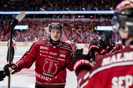 Örebros Milton Oscarson jublar