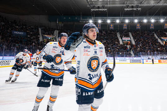 Växjös Felix Robert jublar