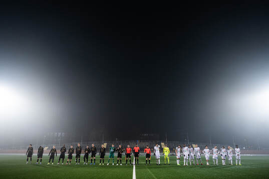 GAIS och Varbergs spelare vid line-up