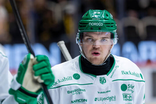 Rögles Karson Kuhlman jublar