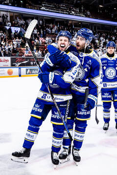 Leksands Fred Nilsson och Nolan Stevens jublar
