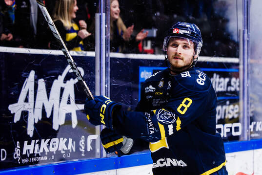 Södertäljes William Wiå jublar