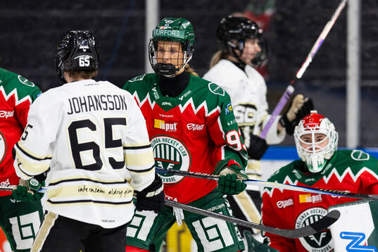 SDEs Lisa Johansson och Frölundas Nellie Svensson