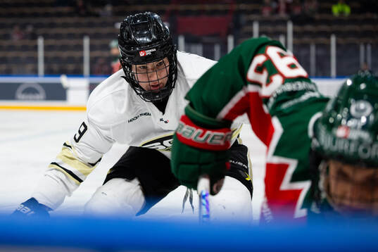 SDEs Alva Johnsson och Frölundas Nellie Svensson