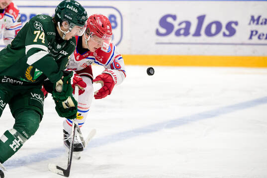 Färjestads Nick Leivermann och Timrås Eddie Genborg