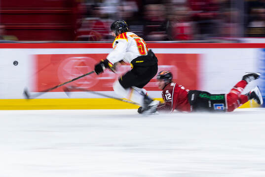 Brynäs Luke Witkowski och Örebros Noah Steen