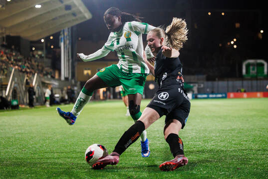 Hammarbys Vivienne Lia och Växjö DFFs Saga Swedman