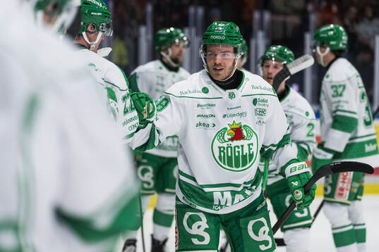 Rögles Filip Johansson jublar