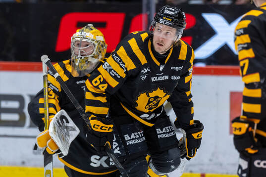 Skellefteås målvakt Linus Söderström och Jonathan Pudas