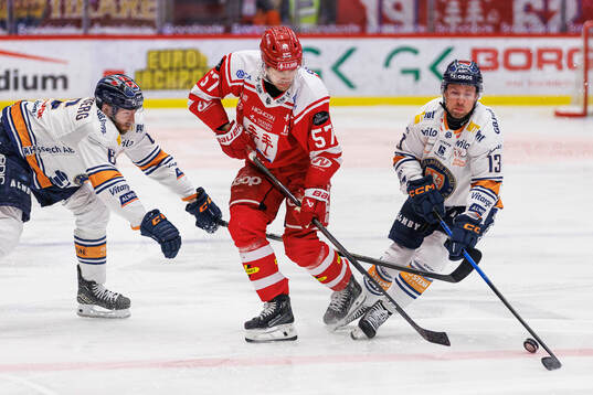 Timrås Anton Wedin och Växjös Dylan Mclaughlin
