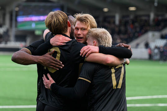 GAISs Rasmus Niklasson Petrovic jublar