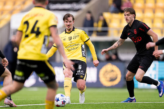 Elfsborgs Simon Olsson och Brommapojkarnas Lukas Björklund