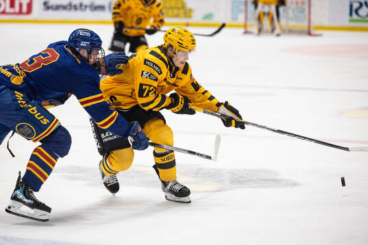 Djurgårdens Marcus Nordmark och Skellefteås Oskar Vuollet