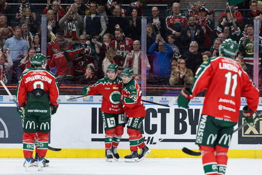 Frölundas Jere Innala jublar