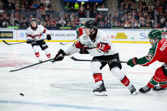 Malmö Redhawks Linus Öberg och Frölundas Arttu