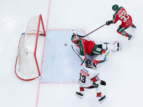 Frölundas målvakt Lars Johansson och Linus Högberg