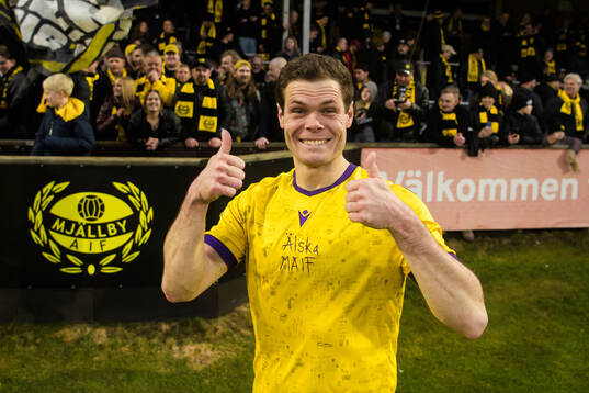 Mjällbys Jacob Bergström jublar