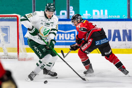 Färjestads Jack Berglund och Luleås Frederic Allard