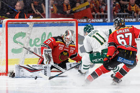 Luleås målvakt Matteus Ward och Färjestads Joakim Nygård