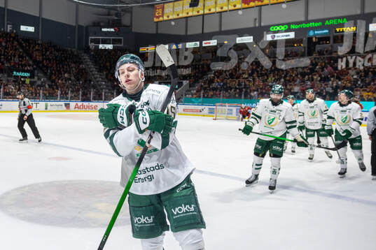 Färjestads Jack Berglund jublar