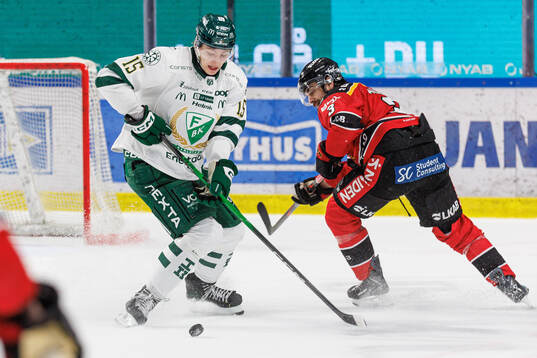 Färjestads Jack Berglund och Luleås Frederic Allard