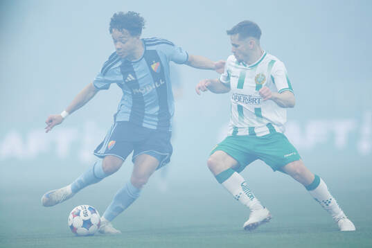 Djurgårdens Mikael Anderson och Hammarbys Oscar Johansson