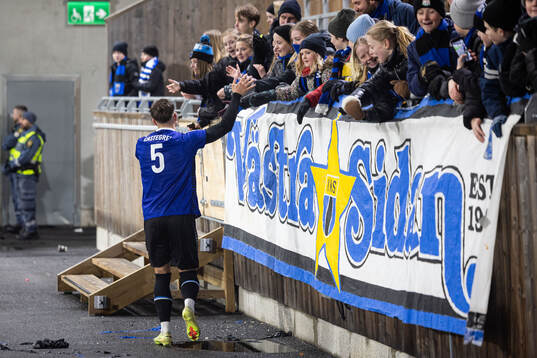 Sirius Henrik Rönnlöf Castegren tackar publiken