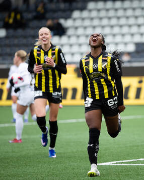 Häckens Monica Jusu Bah jublar