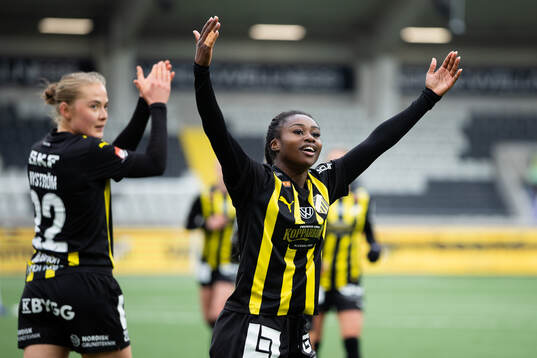 Häckens Monica Jusu Bah jublar