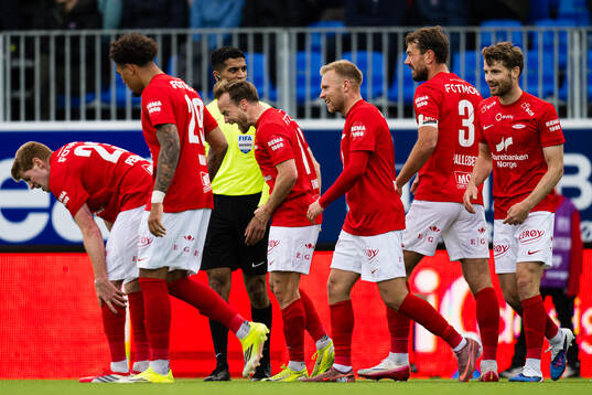 Bård Finne of Brann celebrates