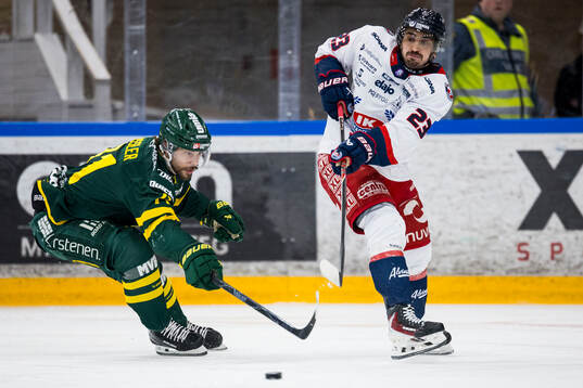 Oskarshamns Kevin Karlsson och Björklövens Gustav Possler