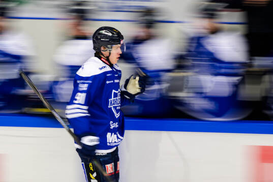 Karlskogas Tim Barkemo jublar