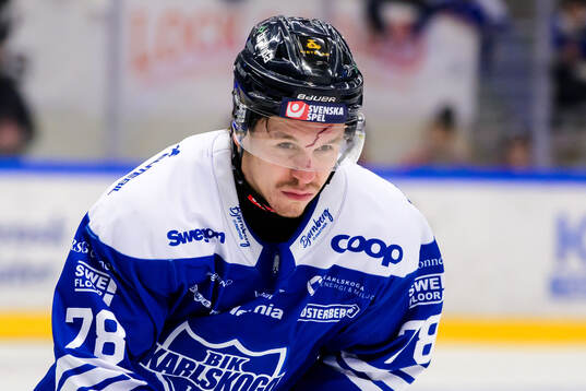 Karlskogas Leevi Viitala lämnar isen