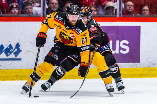 Luleås Linus Omark och Örebros David Quenneville
