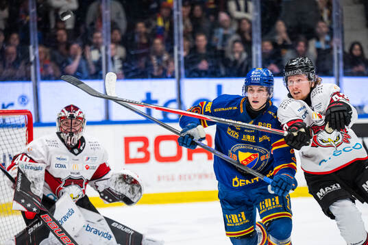 Djurgårdens Victor Eklund och Malmö Redhawks Robin Salo